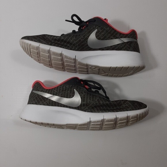 Nike Size 6Y - Women's Size 7.5 Black, Orange and White Lace Up Sneakers Shoes - Picture 4 of 6